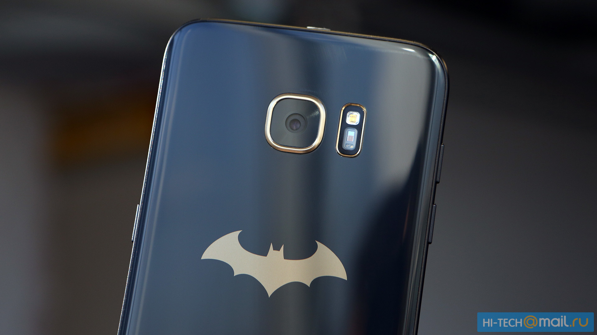 В сети появились первые фото супергеройского смартфона от Samsung