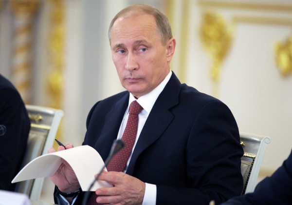 Путин подписал антитеррористический пакет законов Яровой