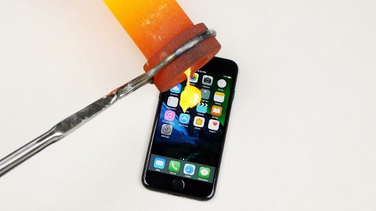 iPhone 7 испытали расплавленным золотом