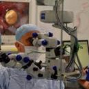 Робот провёл первую в мире операцию на глазу человека